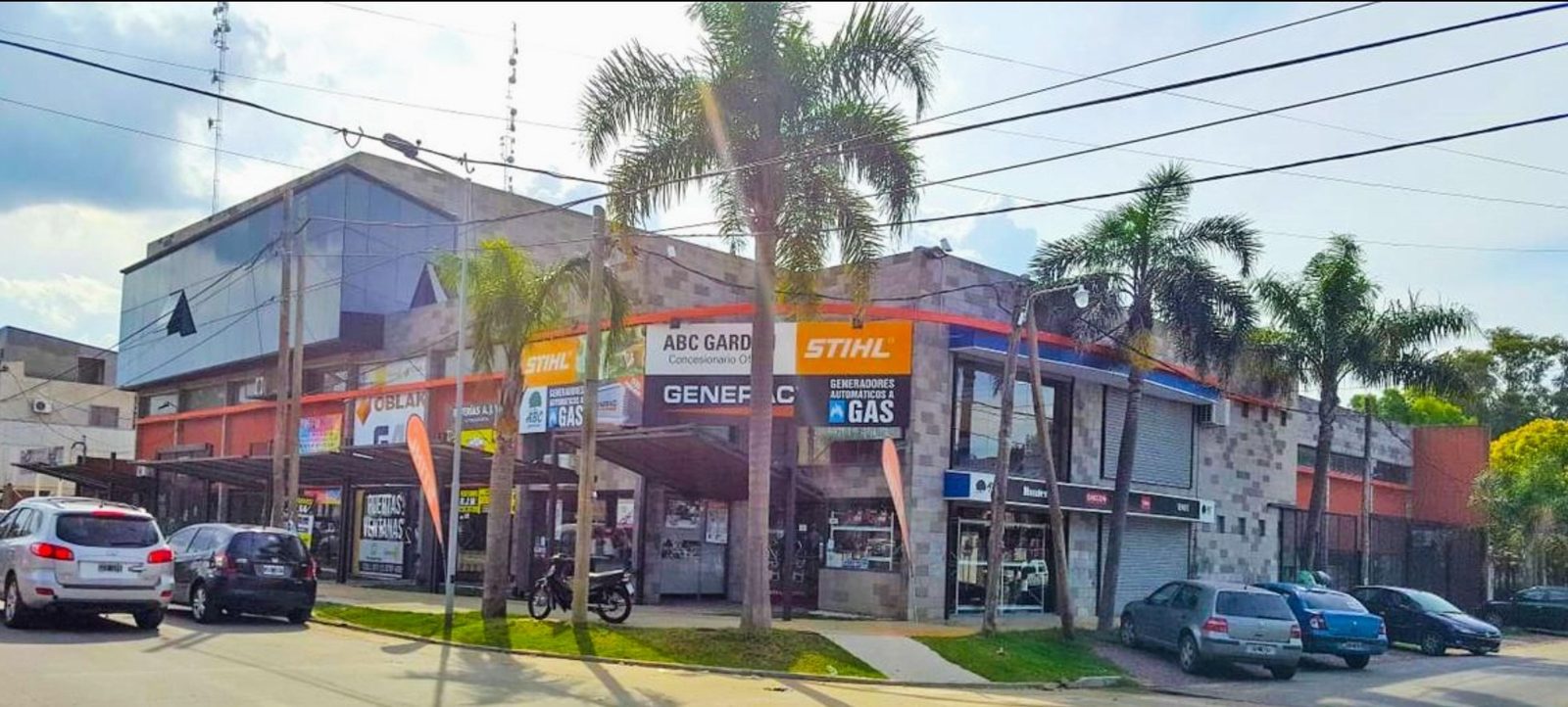 Local en esquina premium — 280 m²