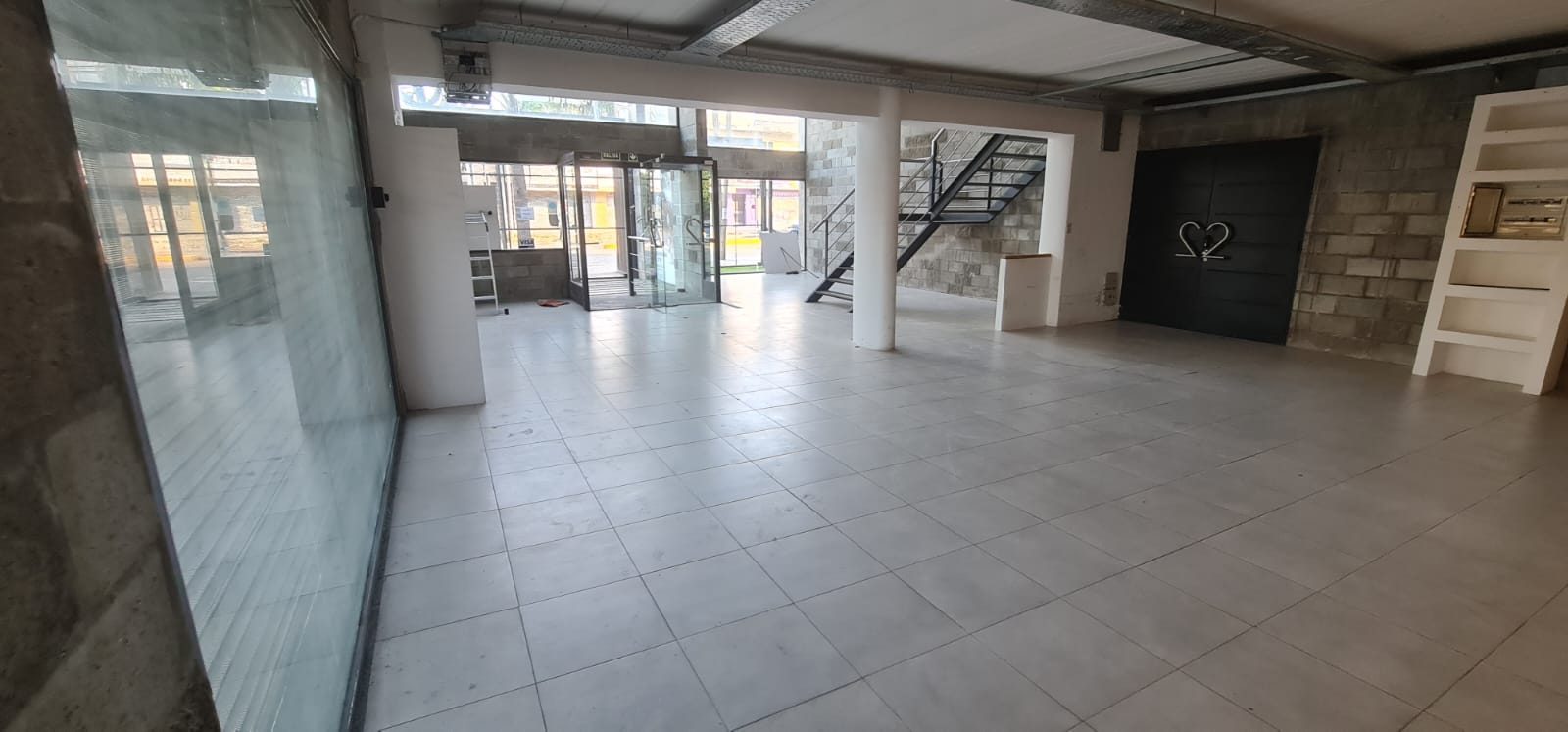 Local en esquina premium — 280 m² — foto 6