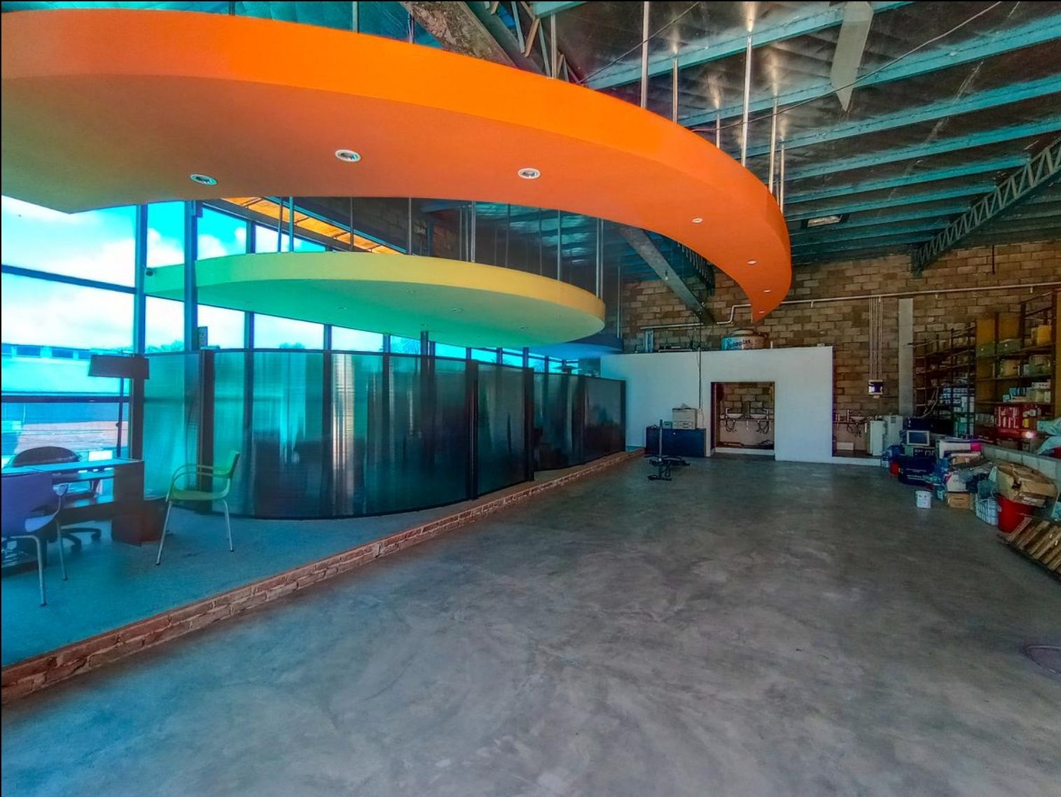 Galpón con oficinas y local — 892 m² cubiertos — foto 3